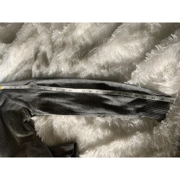 Mickey Mouse sweater - Picture 8 of 12